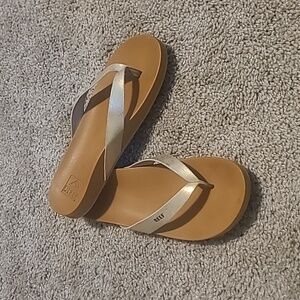 EUC Reefs Cushion Court Gold Metallic Flip Flop Women's Sz 6